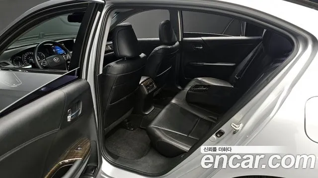 Honda Accord 2015 — фото 12