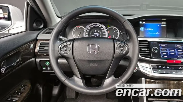 Honda Accord 2015 — фото 13