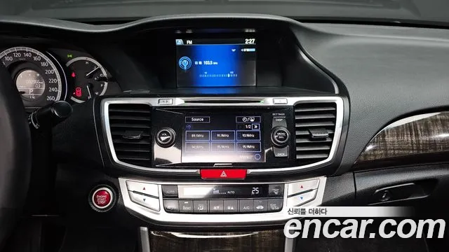 Honda Accord 2015 — фото 14