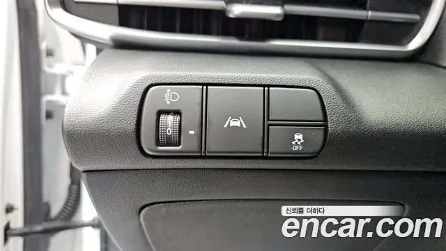Hyundai AVANTE 2023 — фото 15