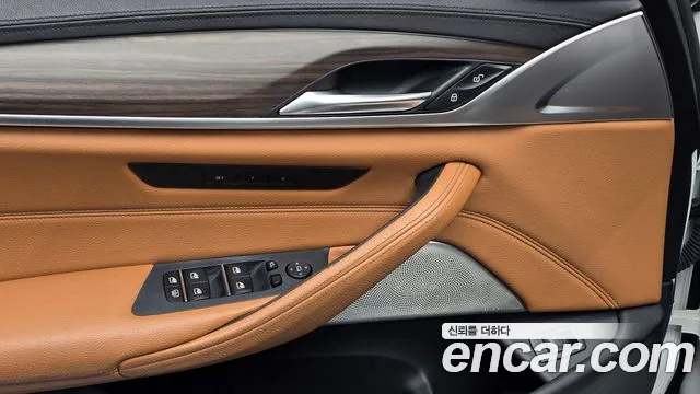 BMW 5-Series 2017 — фото 18