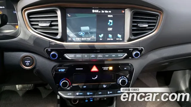 Hyundai Ioniq 2019 — фото 14