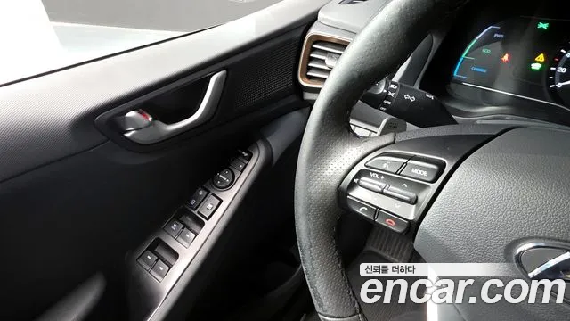 Hyundai Ioniq 2019 — фото 18