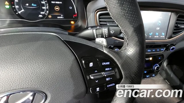 Hyundai Ioniq 2019 — фото 19