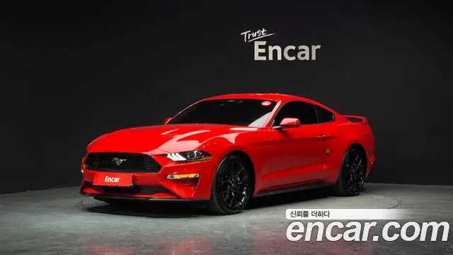 Ford Mustang 2021 — фото 1