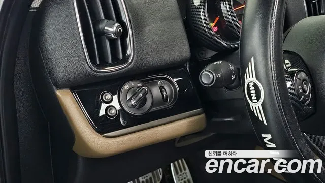 Mini Countryman 2018 — фото 16