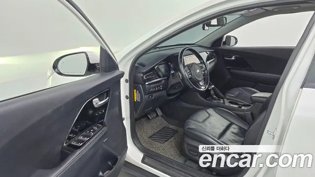 Kia Niro 2020 — фото 10