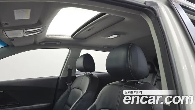 Kia Niro 2020 — фото 19