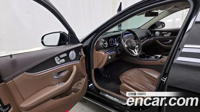 Mercedes-Benz E-Class 2020 — фото 10