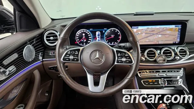 Mercedes-Benz E-Class 2020 — фото 13
