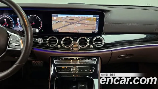 Mercedes-Benz E-Class 2020 — фото 14