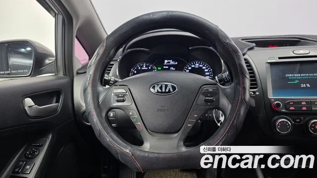 Kia K3 2016 — фото 13