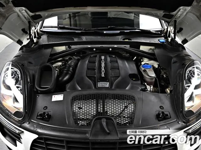 Porsche Macan 2017 — фото 6