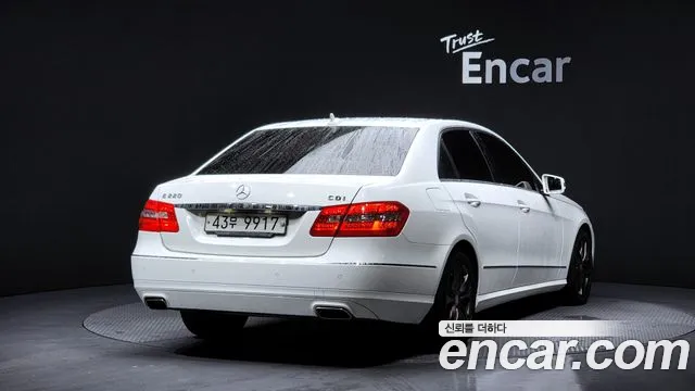 Mercedes-Benz E-Class 2013 — фото 2