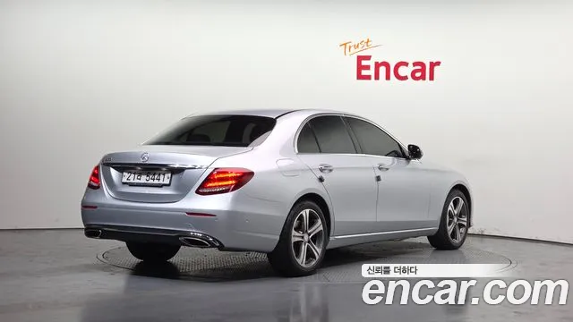 Mercedes-Benz E-Class 2017 — фото 2