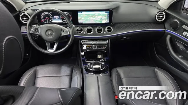 Mercedes-Benz E-Class 2017 — фото 7