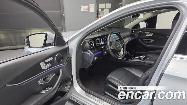 Mercedes-Benz E-Class 2017 — фото 10