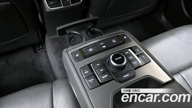 Hyundai Genesis 2015 — фото 19