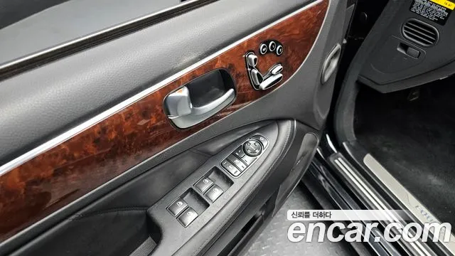 Hyundai Equus 2012 — фото 18