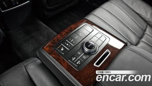 Hyundai Equus 2012 — фото 19