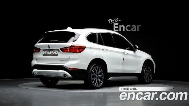 BMW X1 2022 — фото 1
