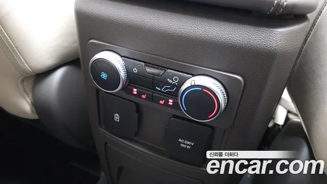 Ford Explorer 2022 — фото 19