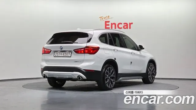 BMW X1 2022 — фото 1