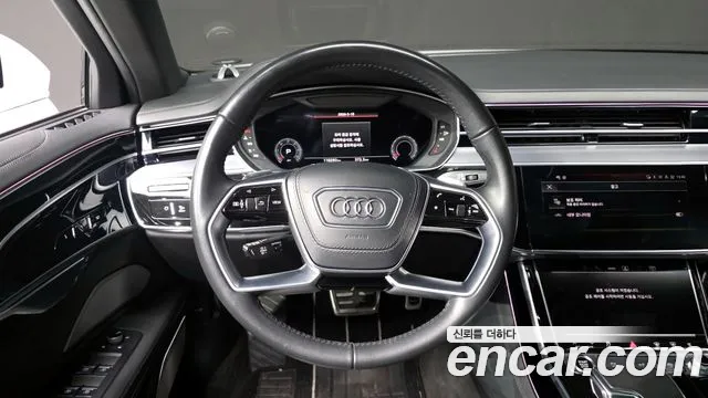 Audi A8 2021 — фото 13