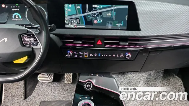 Kia EV6 2023 — фото 13