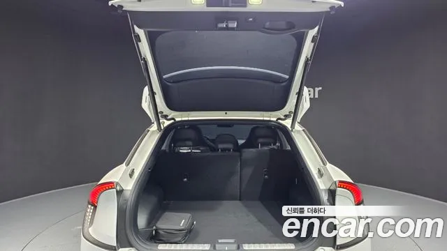 Kia EV6 2023 — фото 19