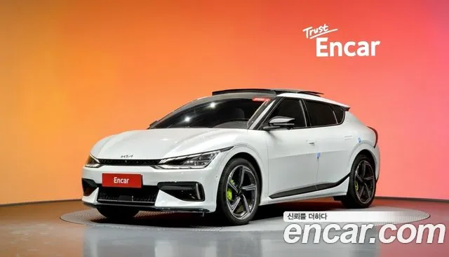 Kia EV6 2023 — фото 20