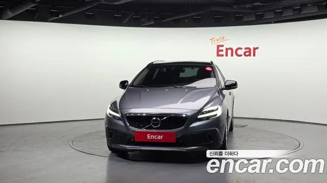 Volvo V40 2018 — фото 3