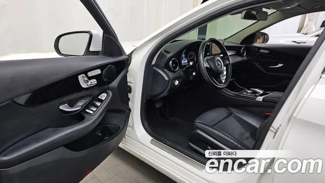 Mercedes-Benz C-Class 2018 — фото 10