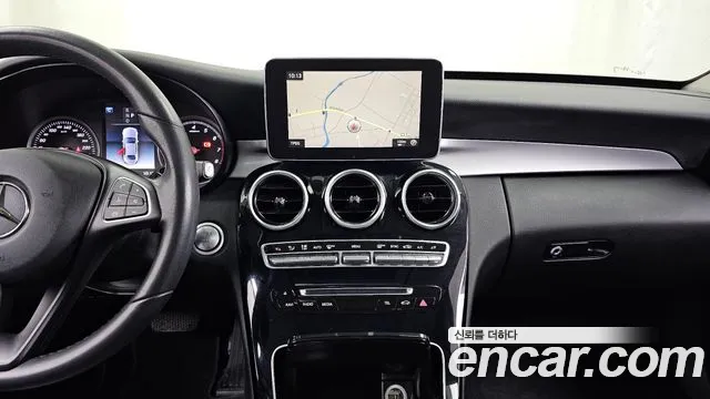 Mercedes-Benz C-Class 2018 — фото 14