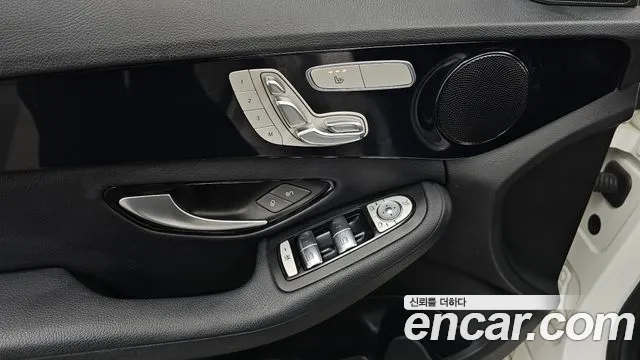 Mercedes-Benz C-Class 2018 — фото 18