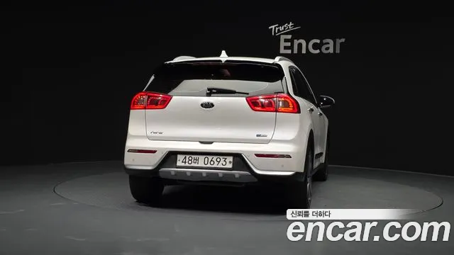 Kia Niro 2017 — фото 4