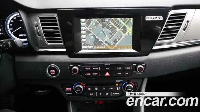 Kia Niro 2017 — фото 14