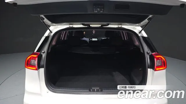 Kia Niro 2017 — фото 20