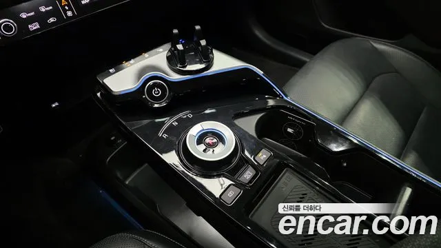 Kia EV6 2023 — фото 9