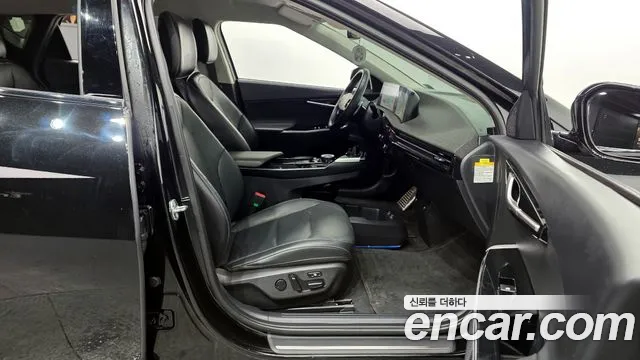 Kia EV6 2023 — фото 11