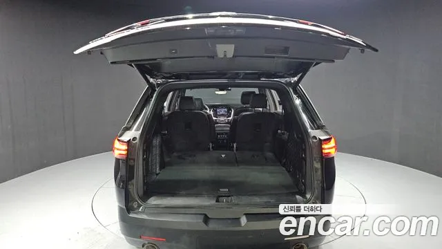 ChevroletGMDaewoo Traverse 2022 — фото 20