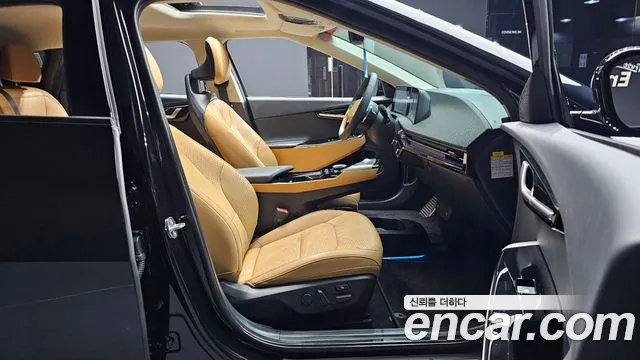 Kia EV6 2023 — фото 10