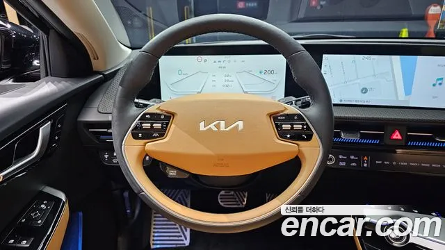 Kia EV6 2023 — фото 13