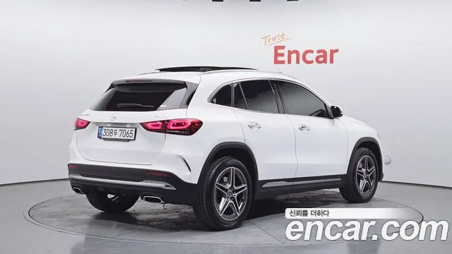 Mercedes-Benz GLA-Class 2023 — фото 2