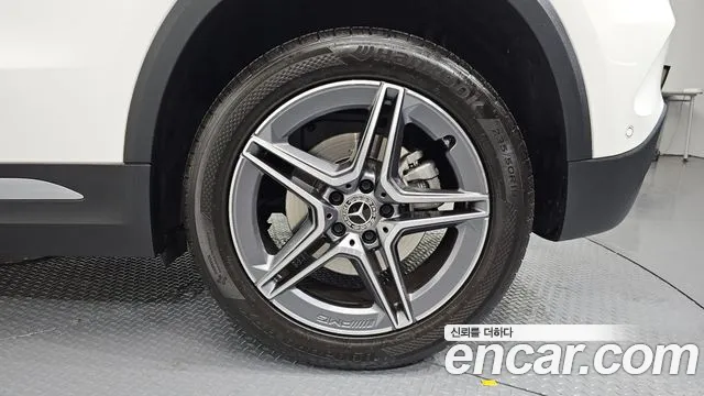 Mercedes-Benz GLA-Class 2023 — фото 5