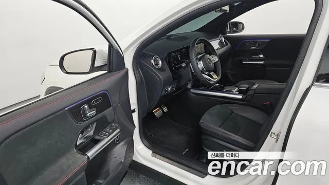 Mercedes-Benz GLA-Class 2023 — фото 10