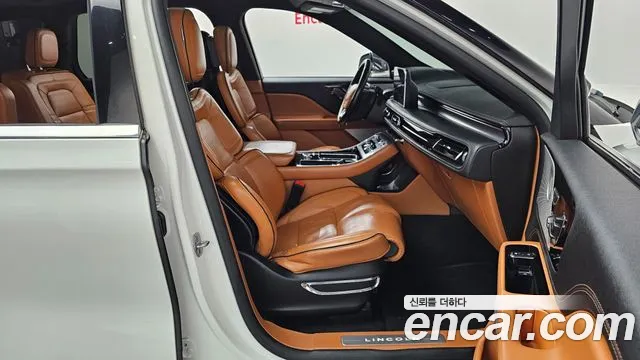 Lincoln Aviator 2020 — фото 11