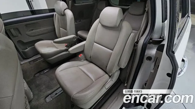 Kia Canival 2015 — фото 12
