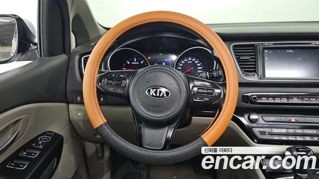 Kia Canival 2015 — фото 14