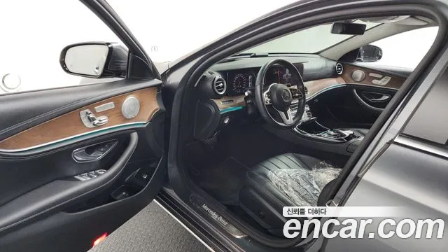 Mercedes-Benz E-Class 2020 — фото 10